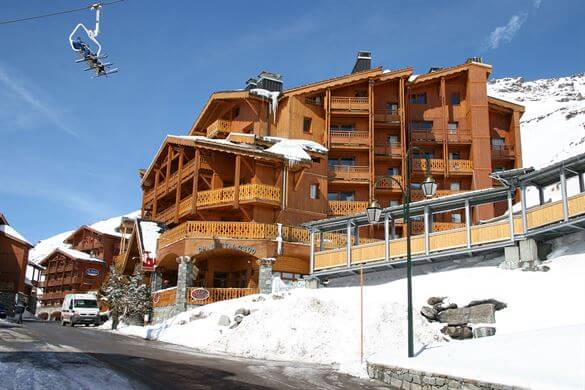 chalet val 2400